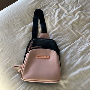Petunia Pickle Bottom Criss-Cross Sling Diaper Bag Indigo Blush